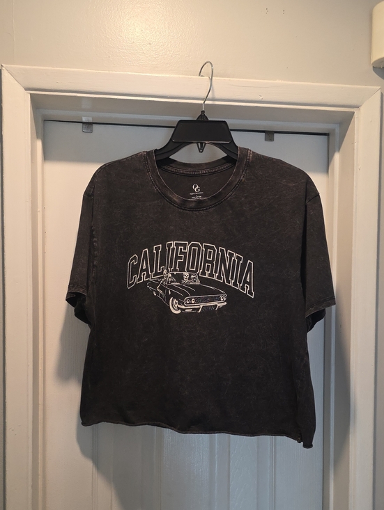 Tops - California Graphic Cropped Tee - Black